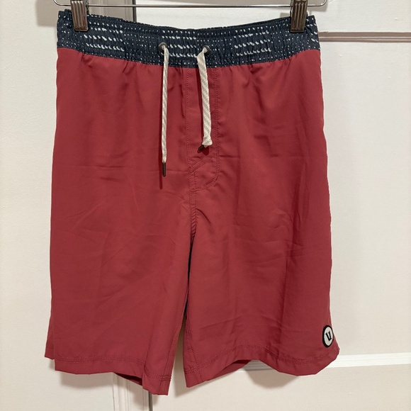 Vuori Kore Shorts in Saltwater Red- XL - Picture 2 of 4